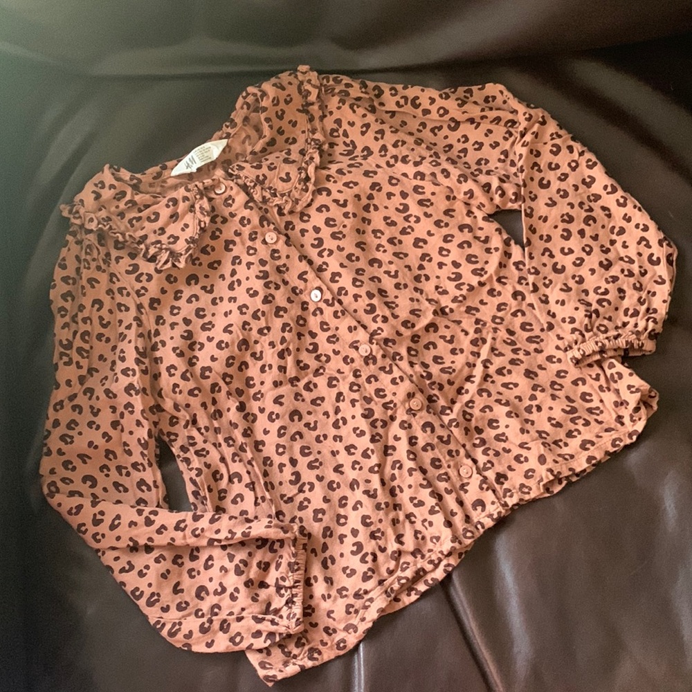 🌞 3/$20 H&M Cheetah Print Button Up Ruffle Collar Blouse